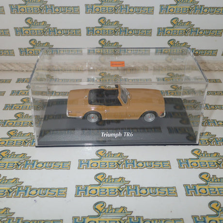 Maxichamps - 1/43 Scale - Triumph TR6 1968 in Orange Scale Model Replica