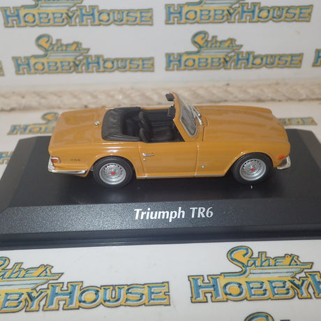 Maxichamps - 1/43 Scale - Triumph TR6 1968 in Orange Scale Model Replica