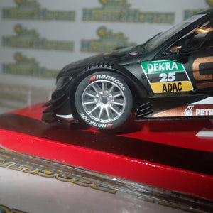 SCX A10189X300 - 1/32 Mercedes AMG C-Coupé DTM "Gooix" Slot Car