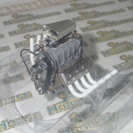 ACME A1800812E - 1/18 Scale Blown Winged Express HEMI 392 Engine & Transmission