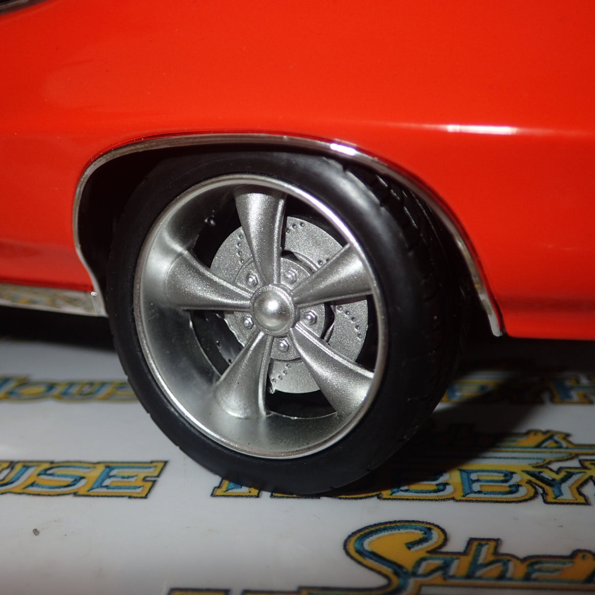 ACME A1801214 - 1/18 Scale 1970 Pontiac GTO Street Fighter the Prosecutor Diecast Scale Model Replica