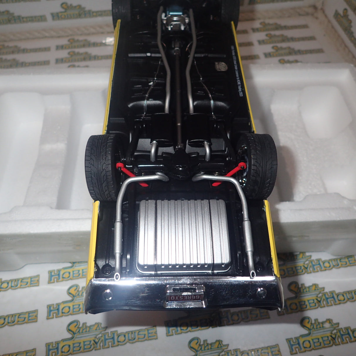 ACME A1801219 - 1/18 Scale 1966 PONTIAC GTO RESTOMOD Diecast Scale Model Replica