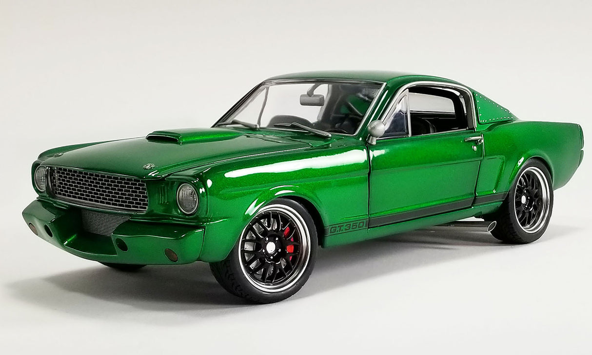 ACME A1801845 - 1/18 Scale 1965 SHELBY GT350R STREET FIGHTER - GREEN HORNET Diecast Scale Model Replica