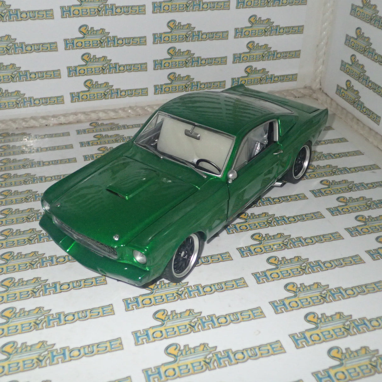 ACME A1801845 - 1/18 Scale 1965 SHELBY GT350R STREET FIGHTER - GREEN HORNET Diecast Scale Model Replica