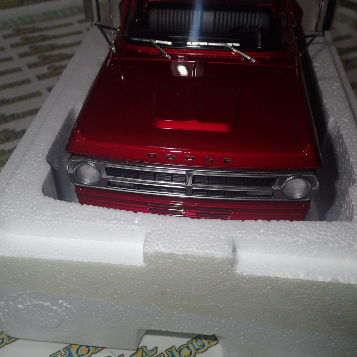 ACME A1801915 - 1/18 Scale 1970 Dodge D-300 Ramp Truck Mazmanian Diecast Scale Model Replica