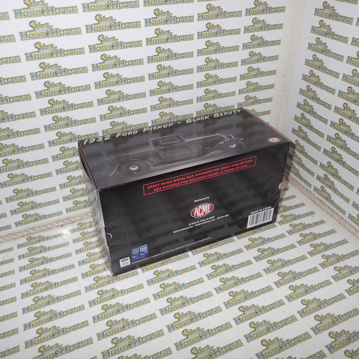 ACME A1804104 - 1/18 Scale 1932 Ford Pickup - Black Beauty Die-cast Model Replica