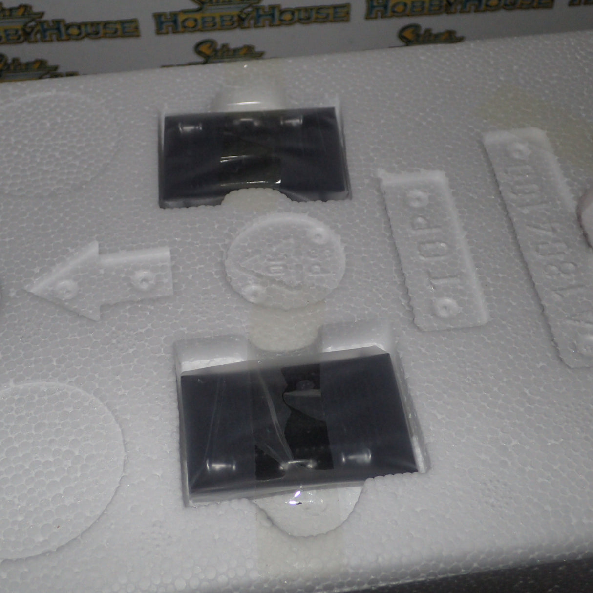 ACME A1804104 - 1/18 Scale 1932 Ford Pickup - Black Beauty Die-cast Model Replica