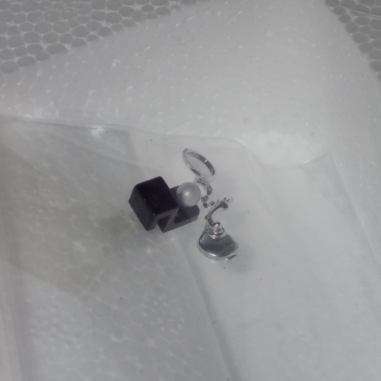 ACME A1804104 - 1/18 Scale 1932 Ford Pickup - Black Beauty Die-cast Model Replica