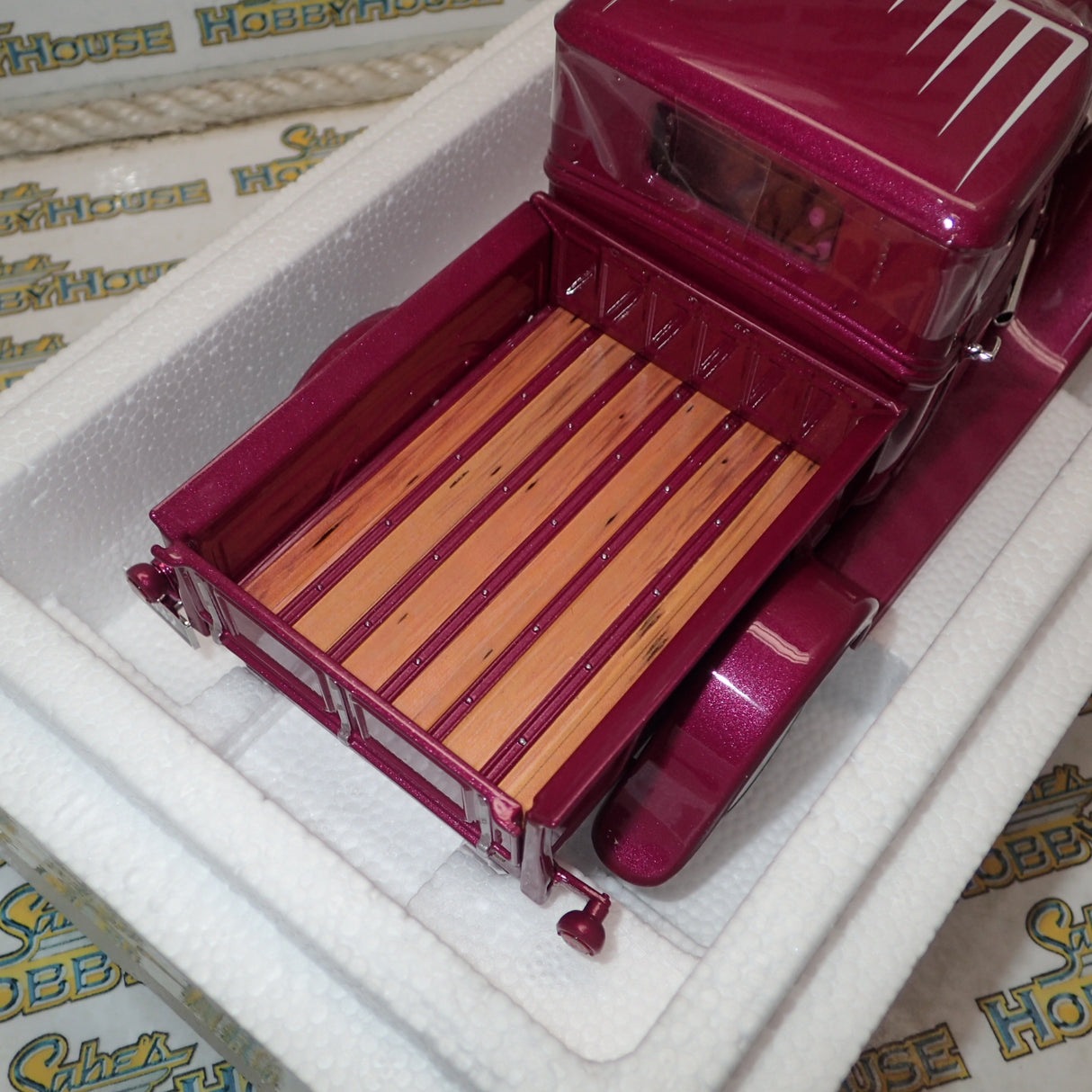 ACME A1804105 - 1/18 Scale 1932 Ford Hot Rod Pickup - GNDS #7 Die-Cast Model Replica