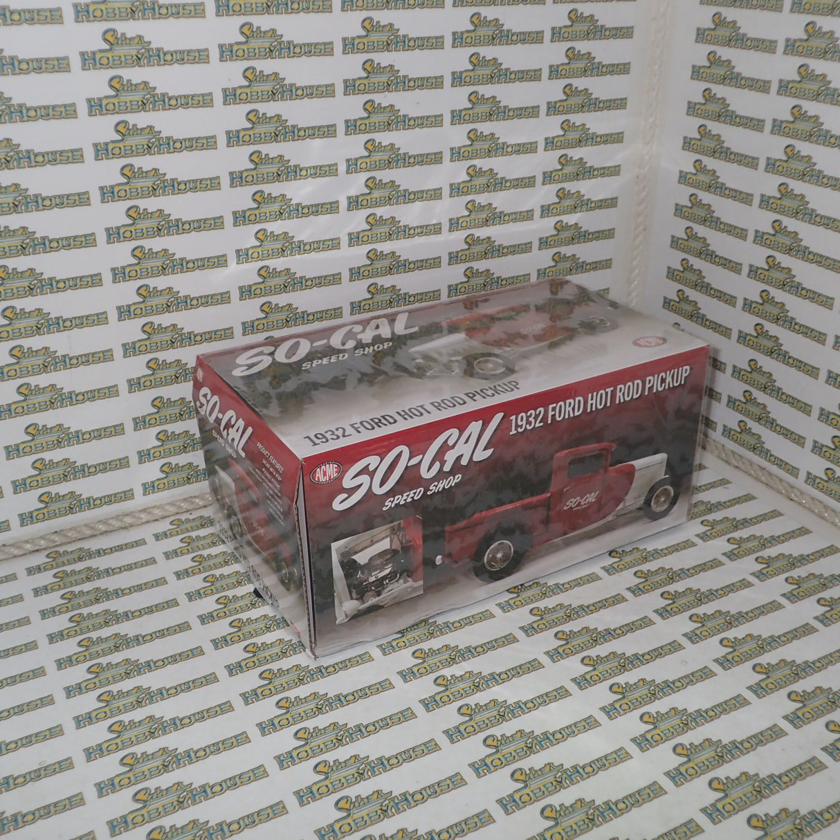 ACME A1804107 - 1/18 Scale 1932 Ford Truck - So-Cal Speed Shop Die-cast Model Replica