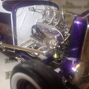 ACME A1805009 - 1/18 Scale - Grand National Deuce Series 1932 Ford Five Window Release No.4 Diecast Model Replica