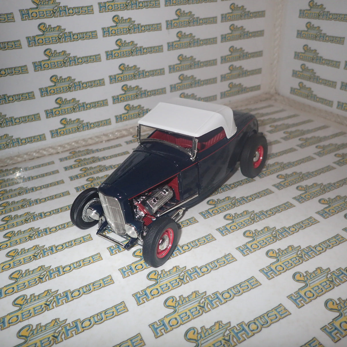 ACME A1805014 - 1/18 Scale 1932 Ford Roadster in Washington Blue Diecast Scale Model Replica