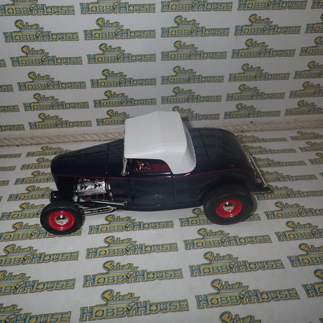 ACME A1805014 - 1/18 Scale 1932 Ford Roadster in Washington Blue Diecast Scale Model Replica