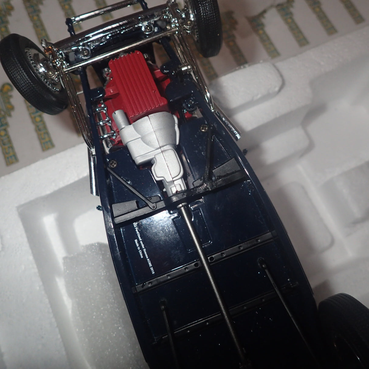 ACME A1805014 - 1/18 Scale 1932 Ford Roadster in Washington Blue Diecast Scale Model Replica