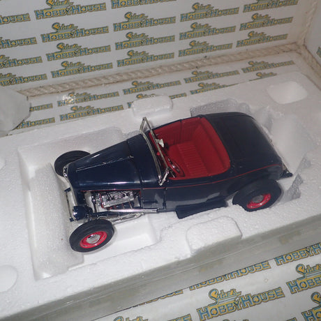 ACME A1805014 - 1/18 Scale 1932 Ford Roadster in Washington Blue Diecast Scale Model Replica