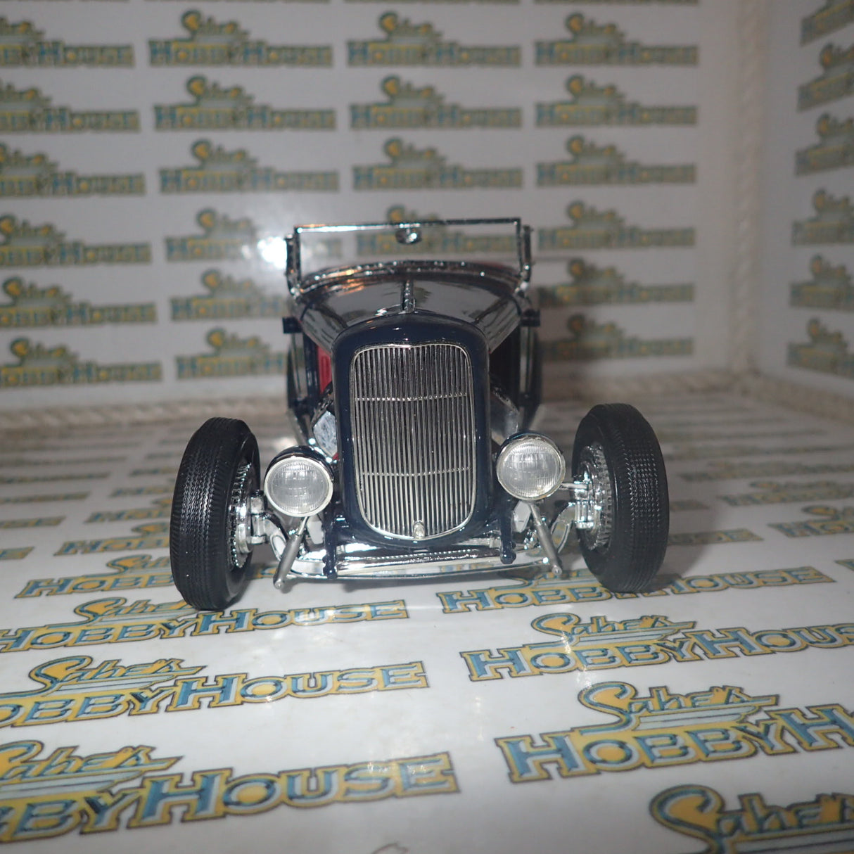 ACME A1805014 - 1/18 Scale 1932 Ford Roadster in Washington Blue Diecast Scale Model Replica