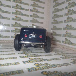 ACME A1805014 - 1/18 Scale 1932 Ford Roadster in Washington Blue Diecast Scale Model Replica