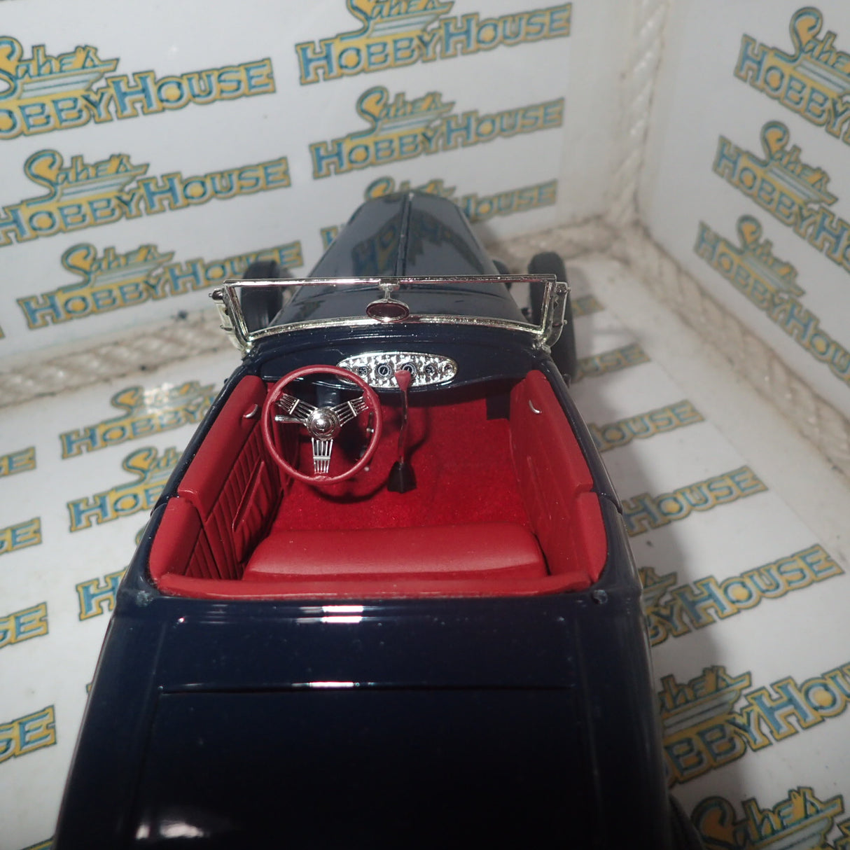 ACME A1805014 - 1/18 Scale 1932 Ford Roadster in Washington Blue Diecast Scale Model Replica