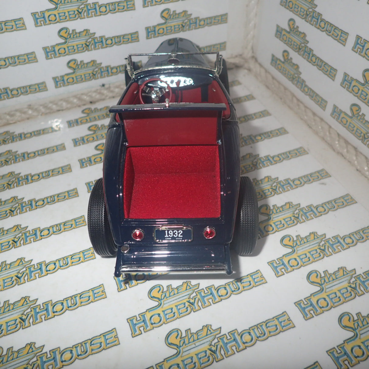 ACME A1805014 - 1/18 Scale 1932 Ford Roadster in Washington Blue Diecast Scale Model Replica