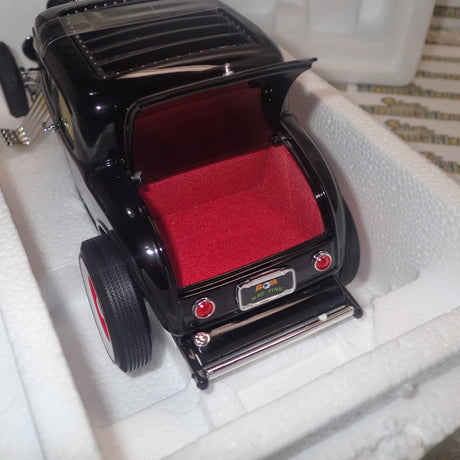 ACME A1805022 - 1/18 Scale 1932 Ford Blown 5 Window w/ Rat Fink figure Diecast Scale Model Replica