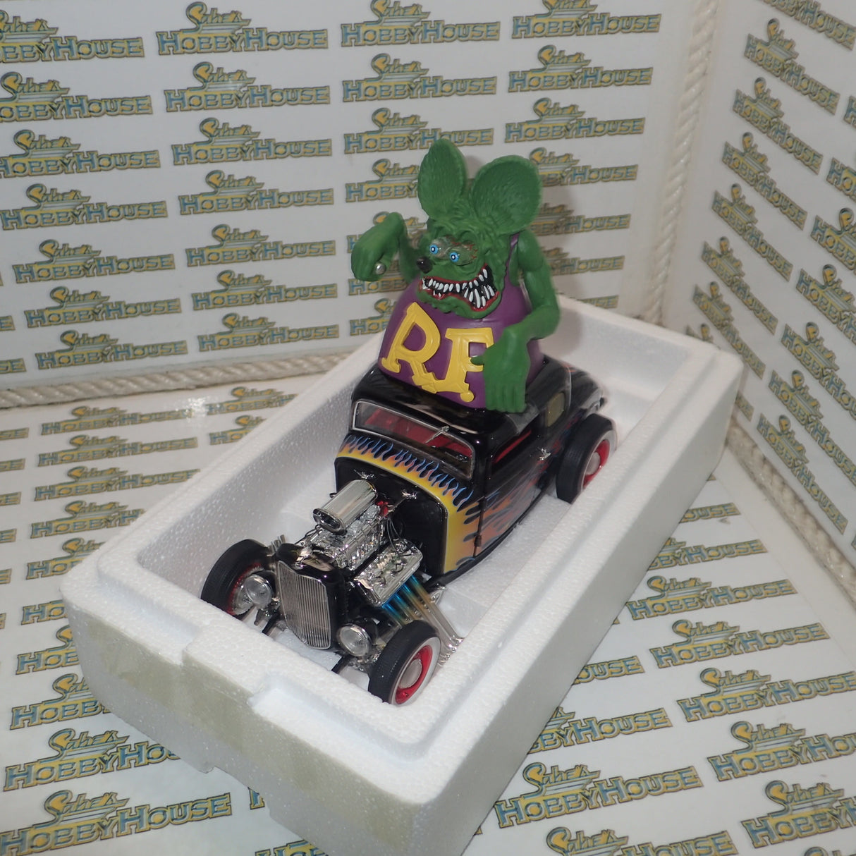 ACME A1805022 - 1/18 Scale 1932 Ford Blown 5 Window w/ Rat Fink figure Diecast Scale Model Replica