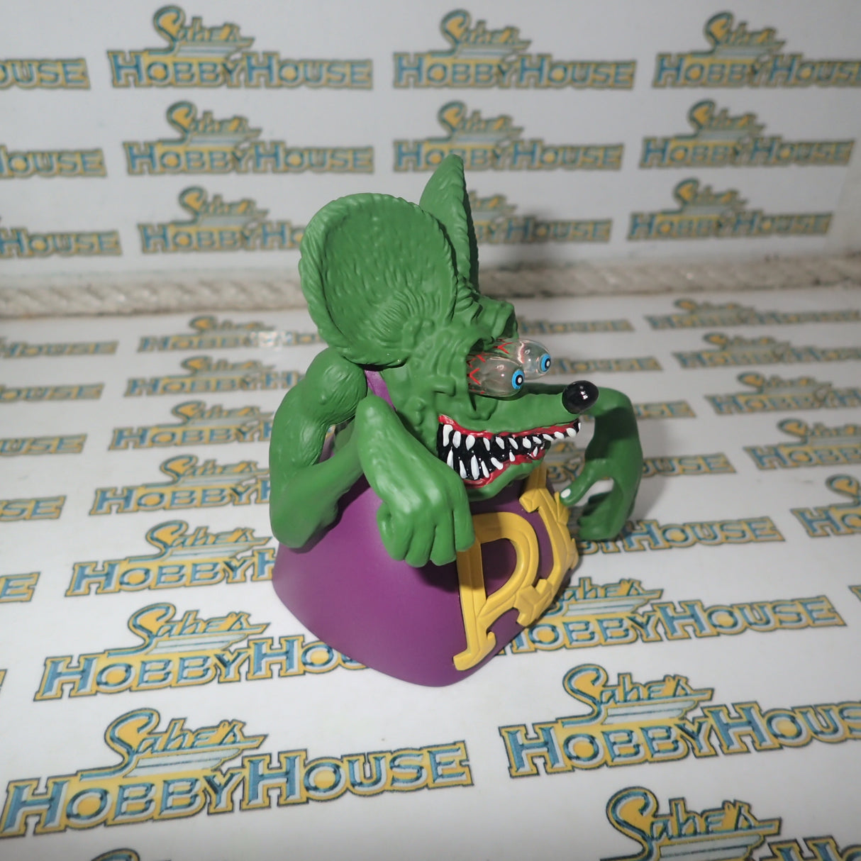 ACME A1805022 - 1/18 Scale 1932 Ford Blown 5 Window w/ Rat Fink figure Diecast Scale Model Replica