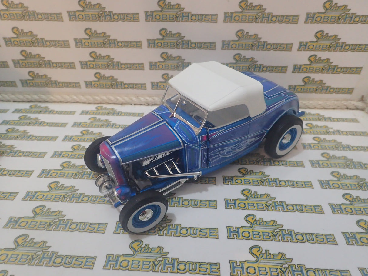 ACME A1805024 - 1/18 Scale 1932 FORD HOT ROD ROADSTER BLUE FLAME Diecast Scale Model Replica