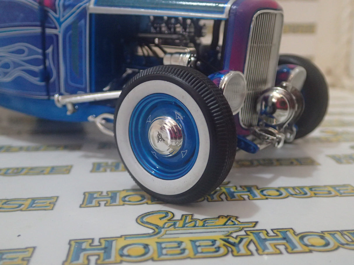 ACME A1805024 - 1/18 Scale 1932 FORD HOT ROD ROADSTER BLUE FLAME Diecast Scale Model Replica