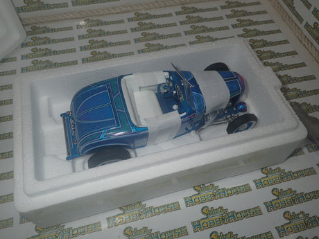 ACME A1805024 - 1/18 Scale 1932 FORD HOT ROD ROADSTER BLUE FLAME Diecast Scale Model Replica