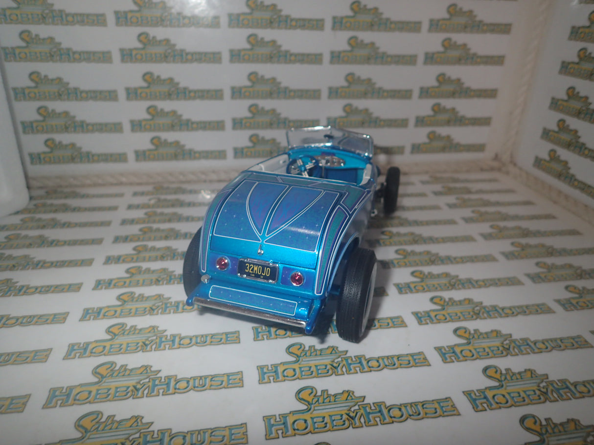 ACME A1805024 - 1/18 Scale 1932 FORD HOT ROD ROADSTER BLUE FLAME Diecast Scale Model Replica
