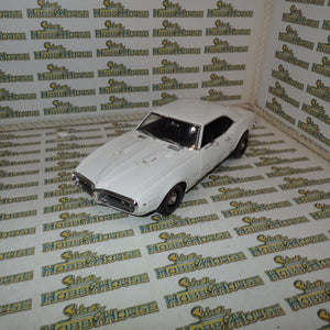 Acme A1805220 - 1/18 Scale 1968 Pontiac Firebird First Ram Air II Die-cast Model Replica