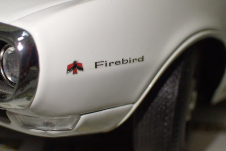 Acme A1805220 - 1/18 Scale 1968 Pontiac Firebird First Ram Air II Die-cast Model Replica