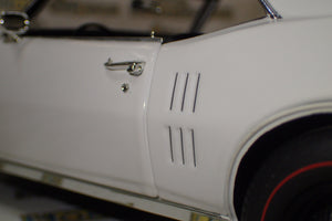 Acme A1805220 - 1/18 Scale 1968 Pontiac Firebird First Ram Air II Die-cast Model Replica