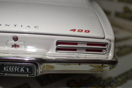 Acme A1805220 - 1/18 Scale 1968 Pontiac Firebird First Ram Air II Die-cast Model Replica
