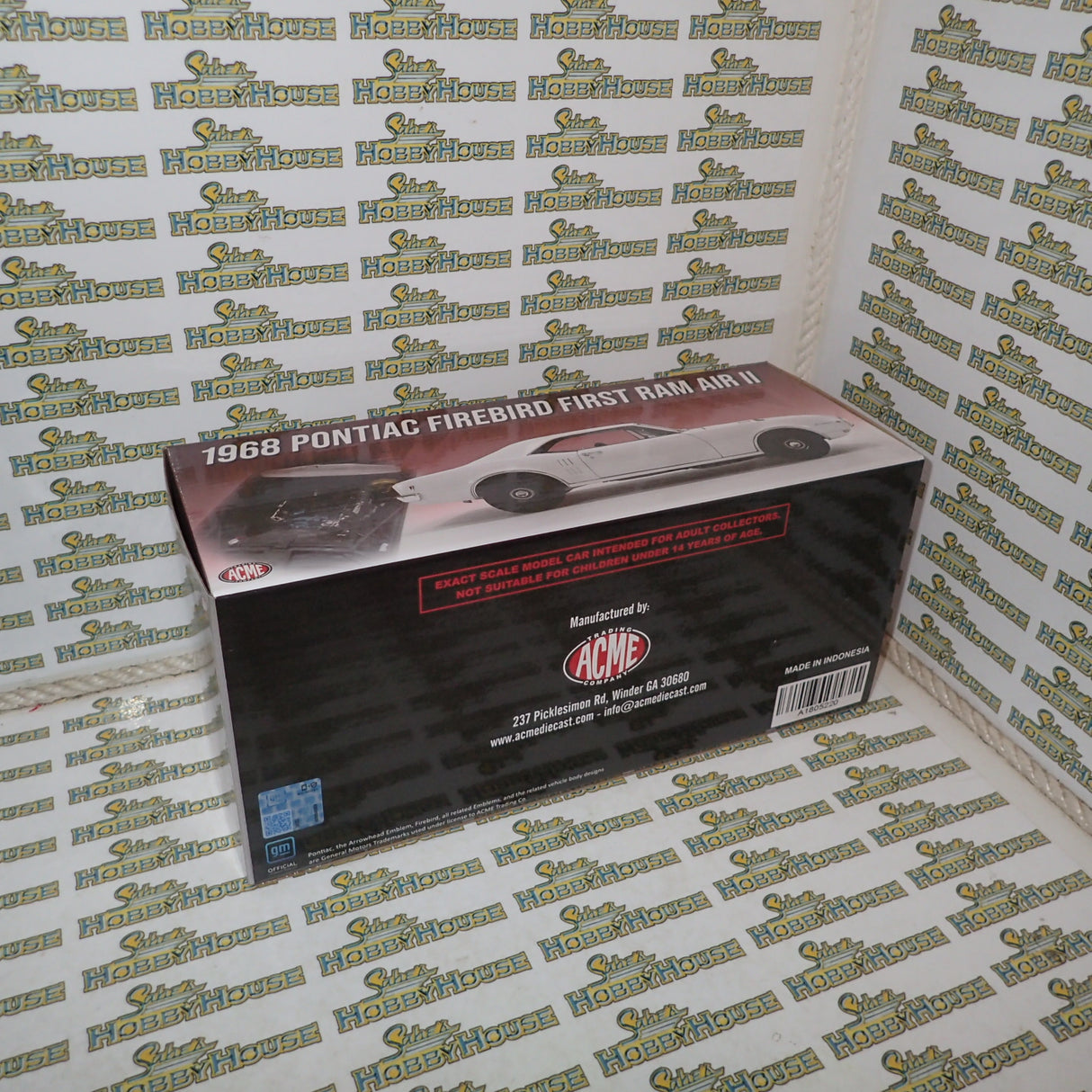 Acme A1805220 - 1/18 Scale 1968 Pontiac Firebird First Ram Air II Die-cast Model Replica