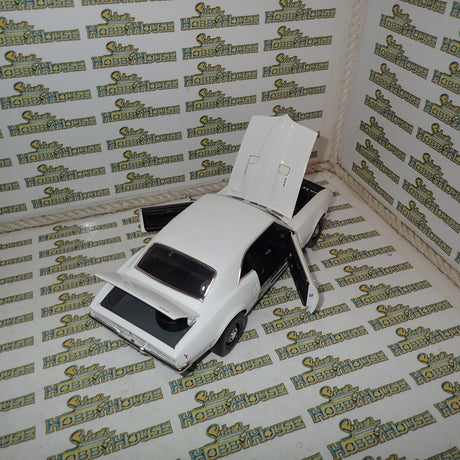 Acme A1805220 - 1/18 Scale 1968 Pontiac Firebird First Ram Air II Die-cast Model Replica