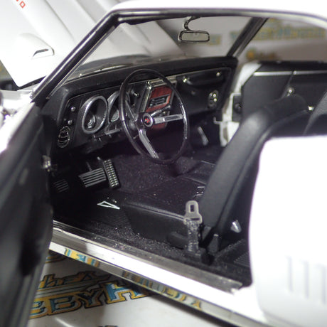 Acme A1805220 - 1/18 Scale 1968 Pontiac Firebird First Ram Air II Die-cast Model Replica