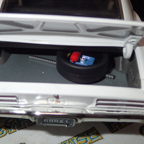 Acme A1805220 - 1/18 Scale 1968 Pontiac Firebird First Ram Air II Die-cast Model Replica