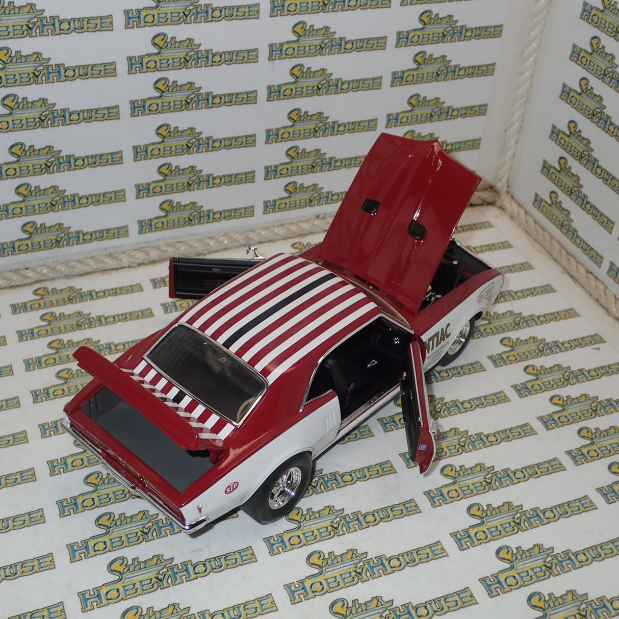 ACME A1805221 - 1/18 Scale 1968 Pontiac Firebird First Ram Air II - Weidner Pontiac Drag Die-Cast Model Replica