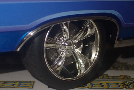 ACME A1805414 - 1/18 Scale 1965 CHEVROLET EL CAMINO SOUTHERN KINGS CUSTOMS Diecast Scale Model Replica