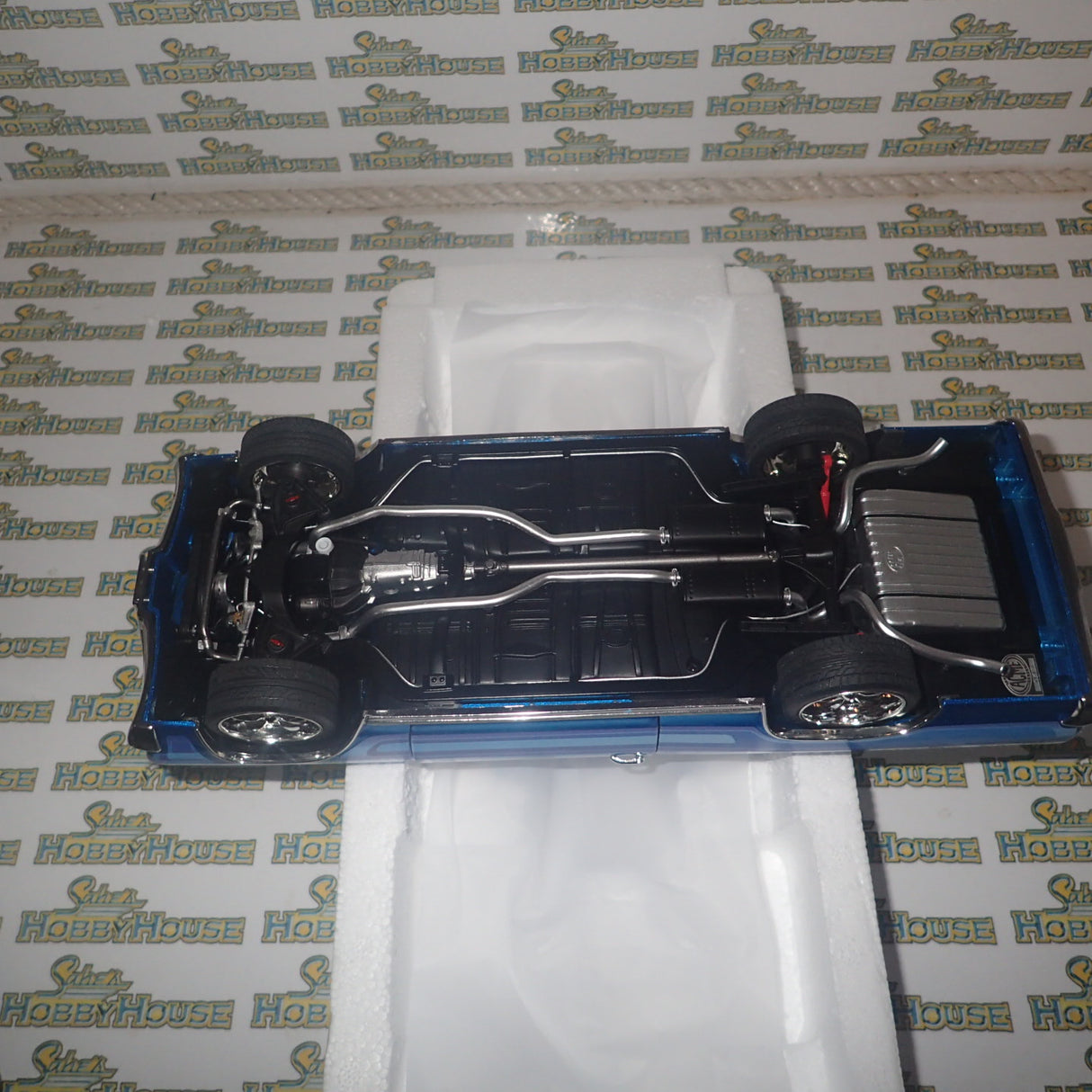 ACME A1805414 - 1/18 Scale 1965 CHEVROLET EL CAMINO SOUTHERN KINGS CUSTOMS Diecast Scale Model Replica