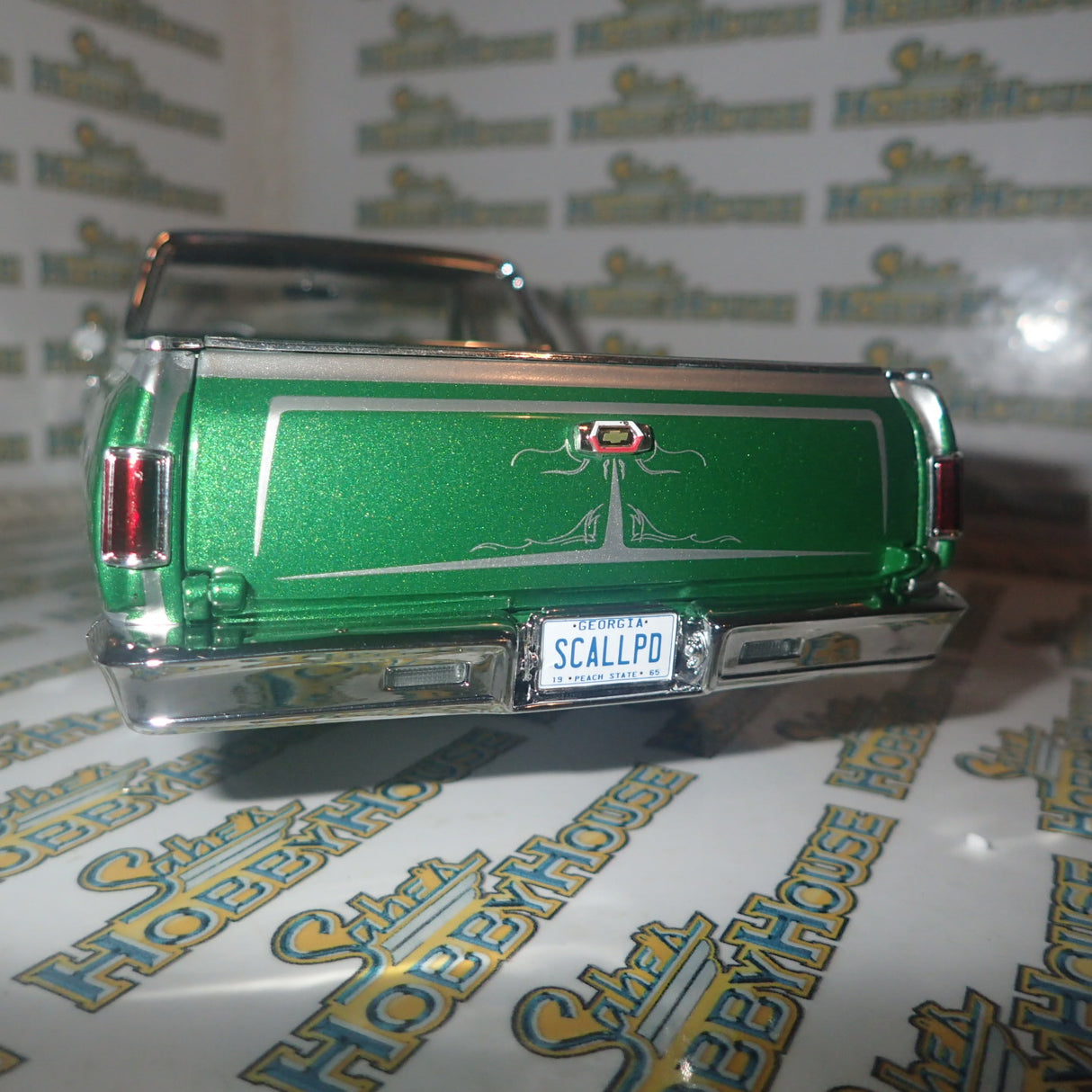 ACME A1805415 - 1/18 Scale 1965 CHEVROLET EL CAMINO SOUTHERN KINGS CUSTOMS Diecast Scale Model Replica