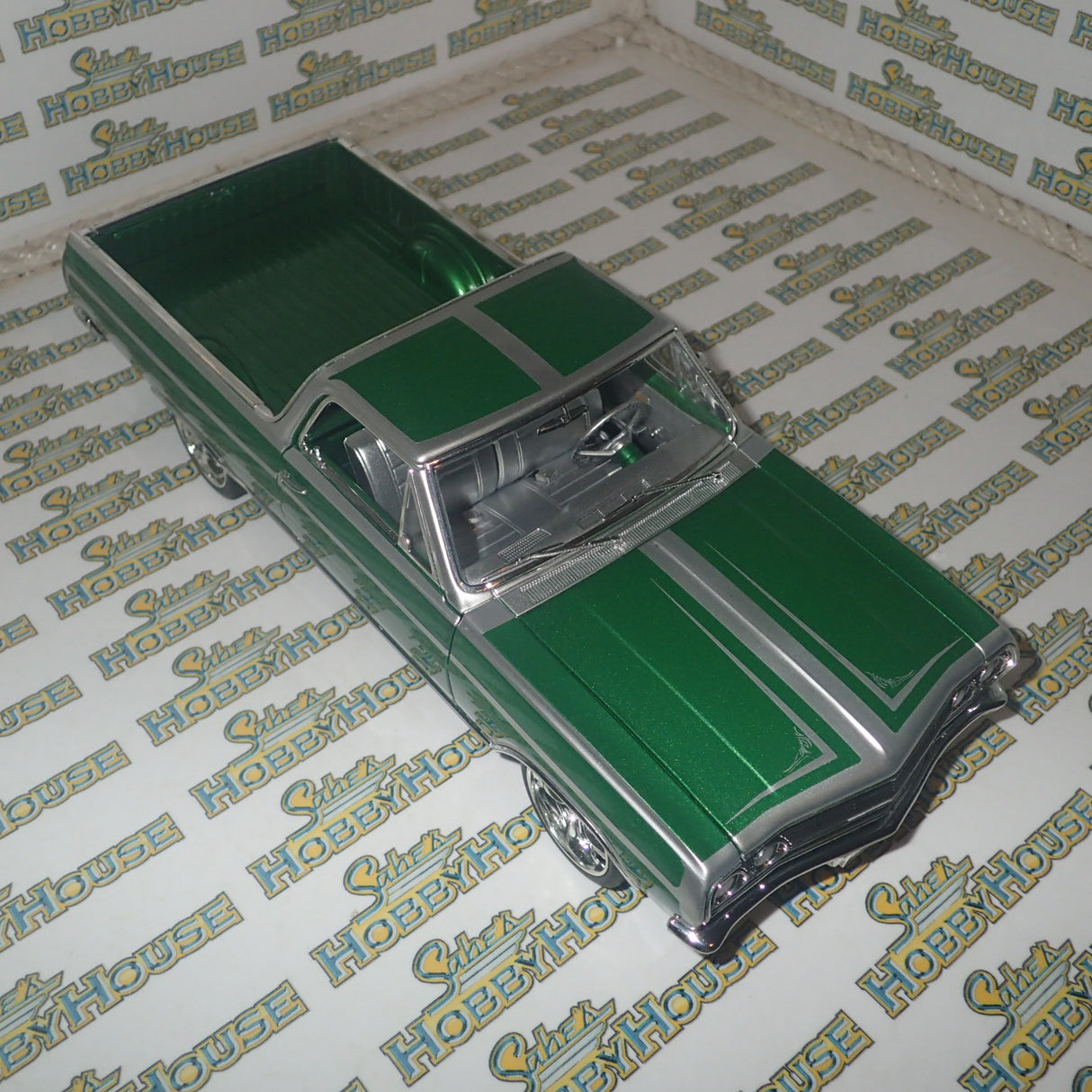 ACME A1805415 - 1/18 Scale 1965 CHEVROLET EL CAMINO SOUTHERN KINGS CUSTOMS Diecast Scale Model Replica