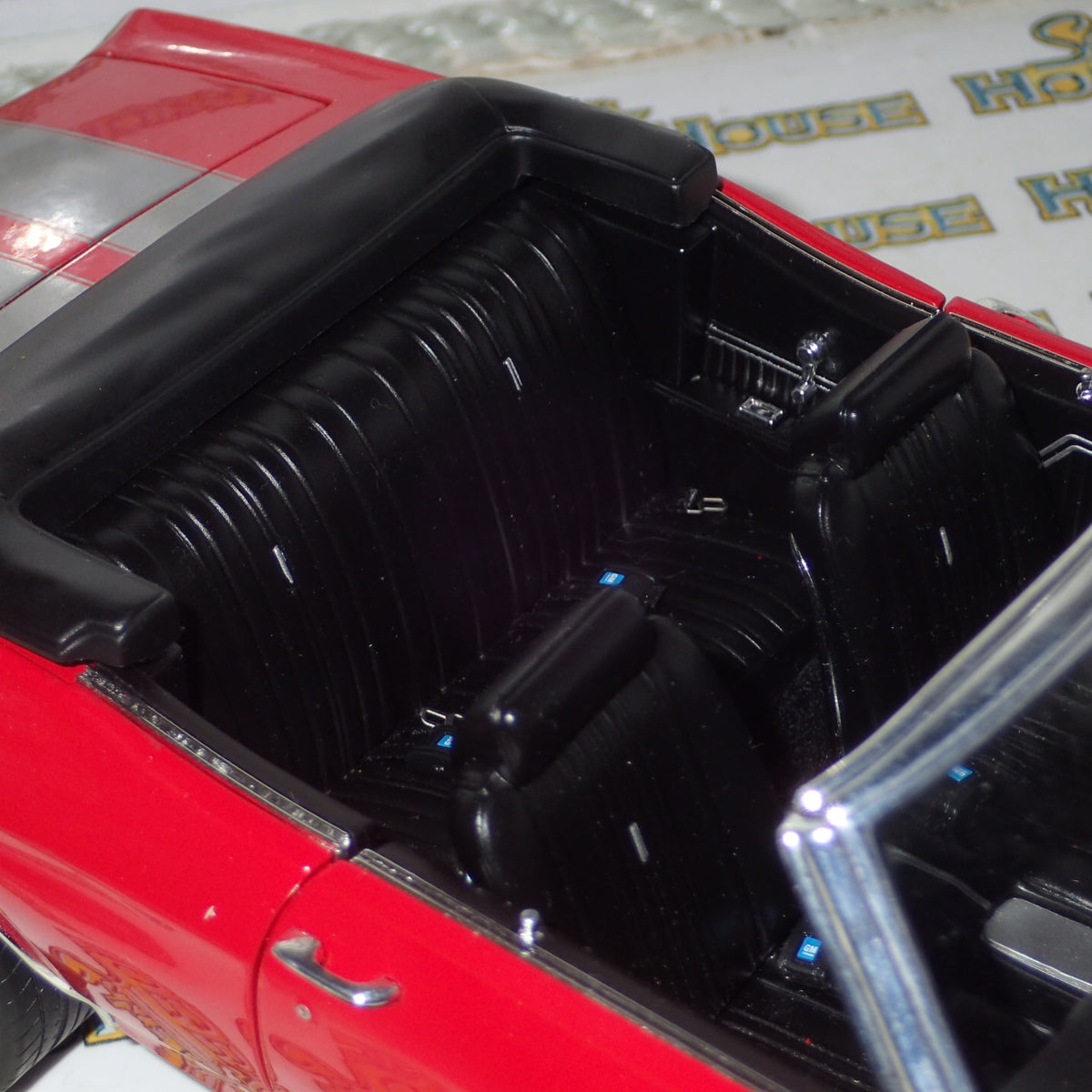 ACME A1805518 - 1/18 Scale 1970 CHEVROLET CHEVELLE SS CONVERTIBLE RESTOMOD Diecast Scale Model Replica