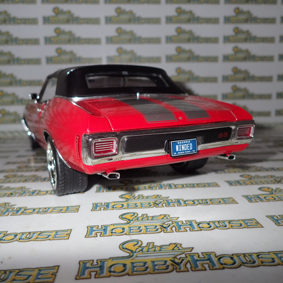 ACME A1805518 - 1/18 Scale 1970 CHEVROLET CHEVELLE SS CONVERTIBLE RESTOMOD Diecast Scale Model Replica