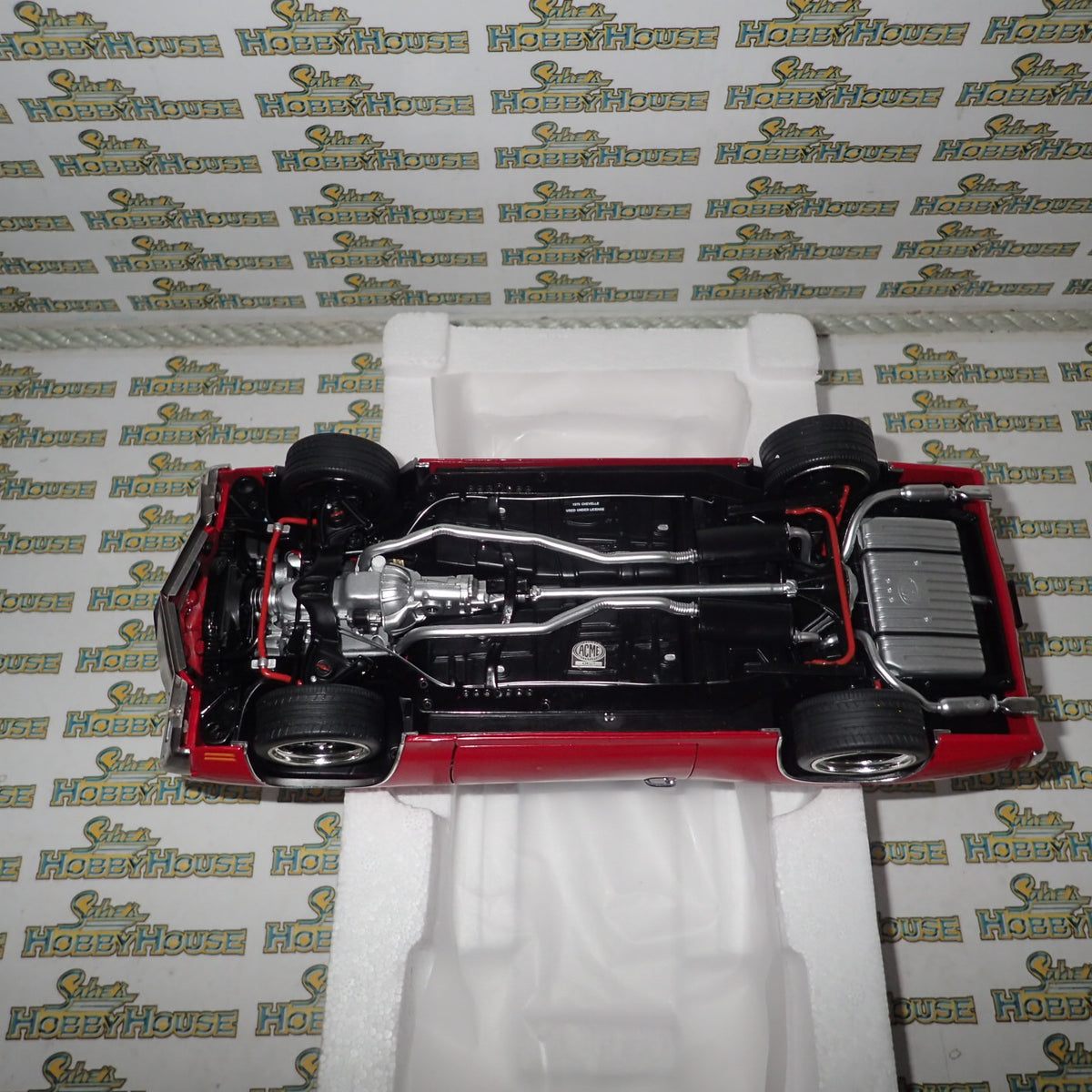 ACME A1805518 - 1/18 Scale 1970 CHEVROLET CHEVELLE SS CONVERTIBLE RESTOMOD Diecast Scale Model Replica