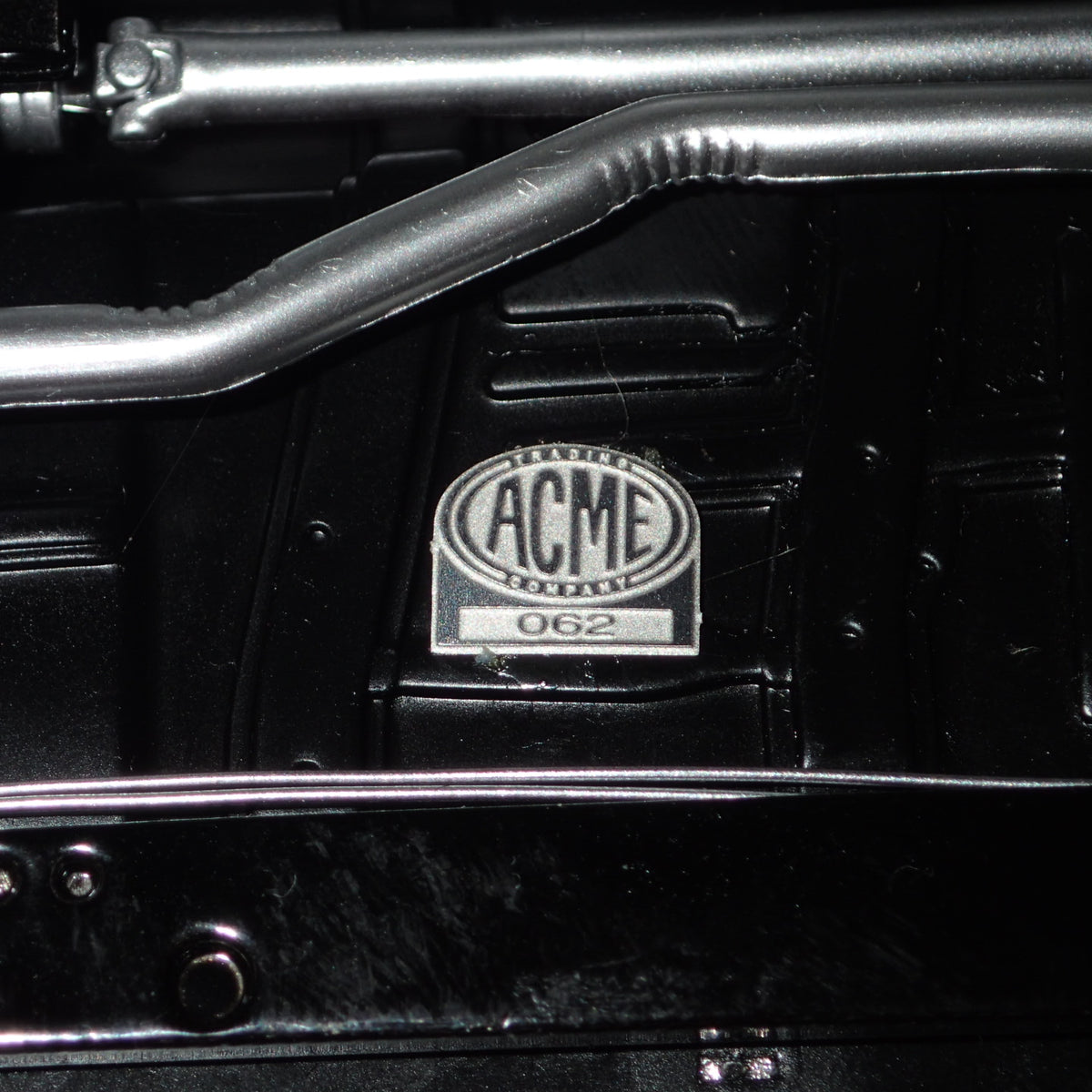 ACME A1805518 - 1/18 Scale 1970 CHEVROLET CHEVELLE SS CONVERTIBLE RESTOMOD Diecast Scale Model Replica