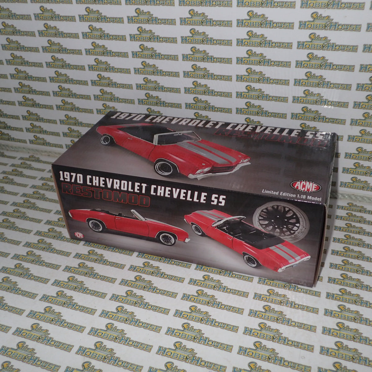 ACME A1805518 - 1/18 Scale 1970 CHEVROLET CHEVELLE SS CONVERTIBLE RESTOMOD Diecast Scale Model Replica