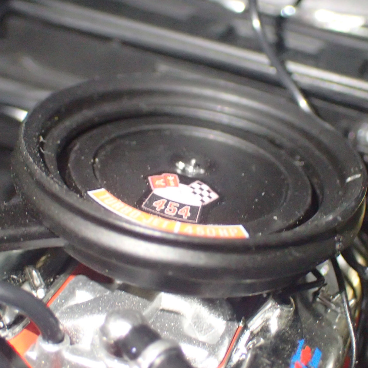 ACME A1805527 - 1/18 Scale 1970 Chevrolet Chevelle SS 454 Die-cast Model