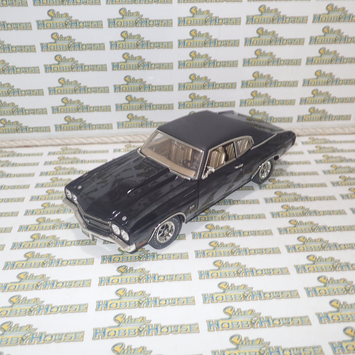 ACME A1805527 - 1/18 Scale 1970 Chevrolet Chevelle SS 454 Die-cast Model
